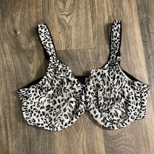 Wacoal Bra Leopard Print. Thick straps. 44DD black and cream. Underwire